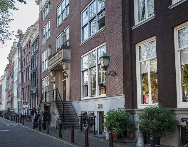 Officieel dienstbeeld bij huis en hypotheek op De Goedkoopste Notaris