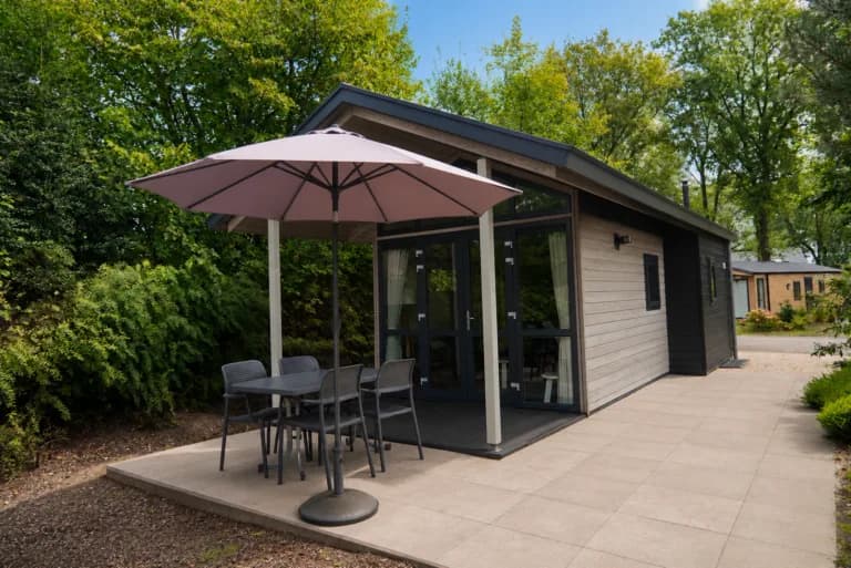 Tiny House bij EuroParcs Zuiderzee op een officieel woningbeeld